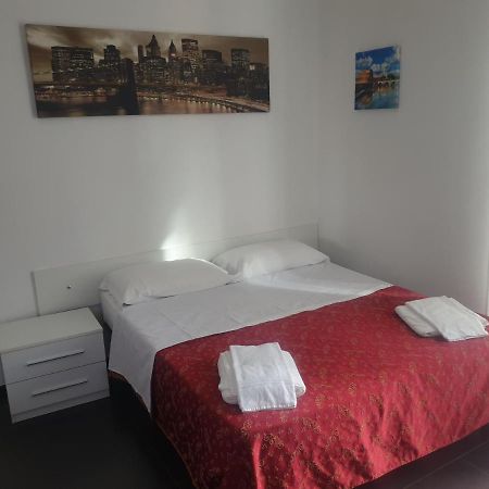 Guest House Hello Roma Buitenkant foto